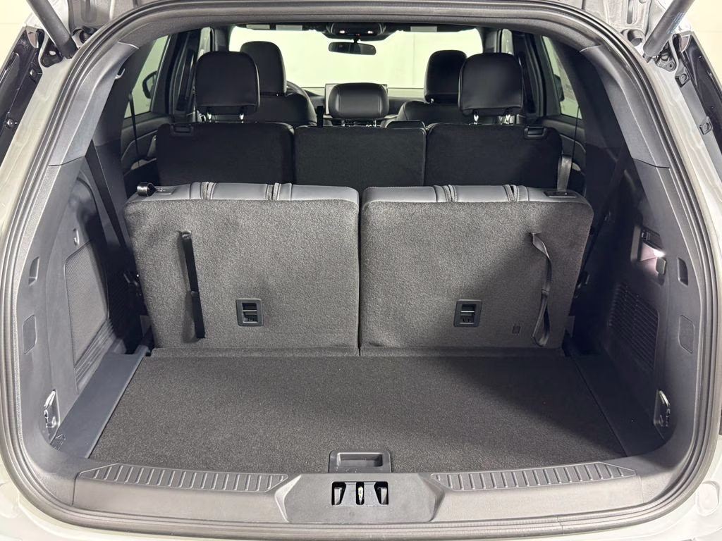 2026 Space White Metallic Ford Explorer ST-Line RWD SUV