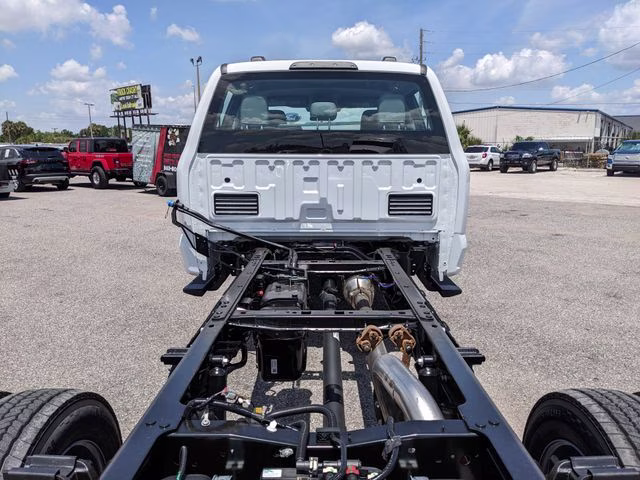 2026 Oxford White Ford Super Duty F-450 DRW XL 4X4 Chassis