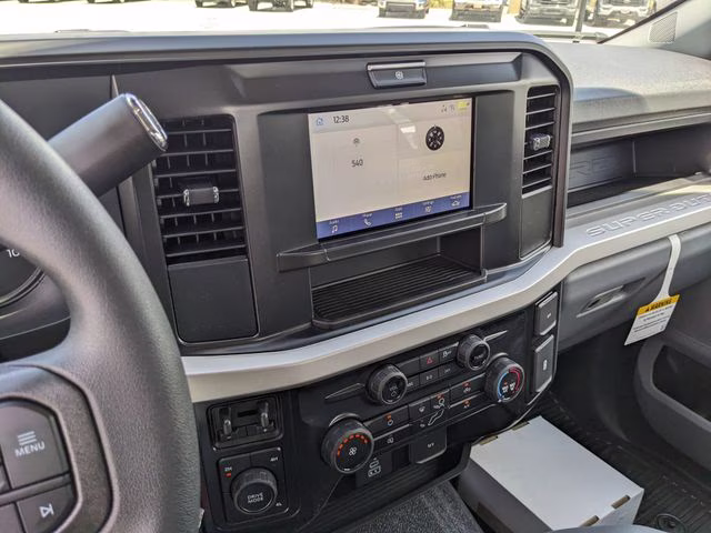 2026 Oxford White Ford Super Duty F-450 DRW XL 4X4 Chassis