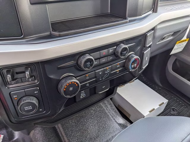 2026 Oxford White Ford Super Duty F-450 DRW XL 4X4 Chassis