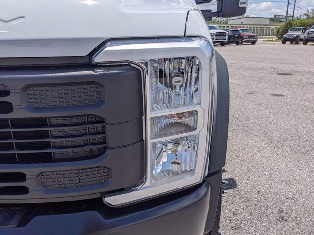2026 Oxford White Ford Super Duty F-450 DRW XL 4X4 Chassis