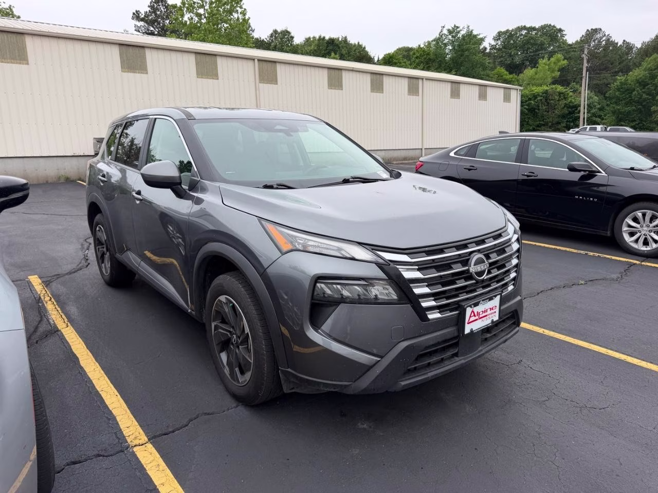 2024 Gun Metallic Nissan Rogue SV FWD SUV