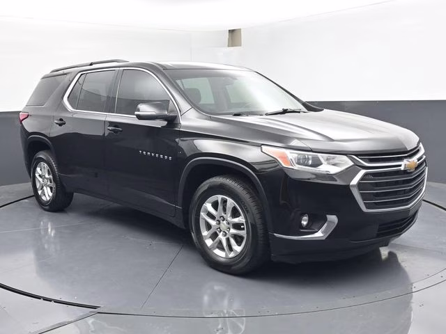 2021 Mosaic Black Metallic Chevrolet Traverse LT FWD SUV