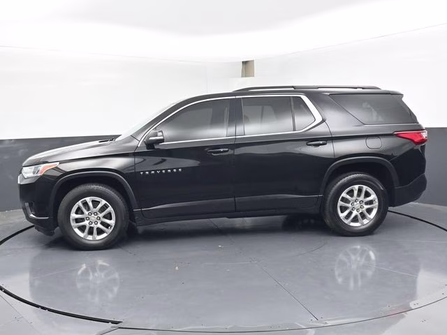 2021 Mosaic Black Metallic Chevrolet Traverse LT FWD SUV
