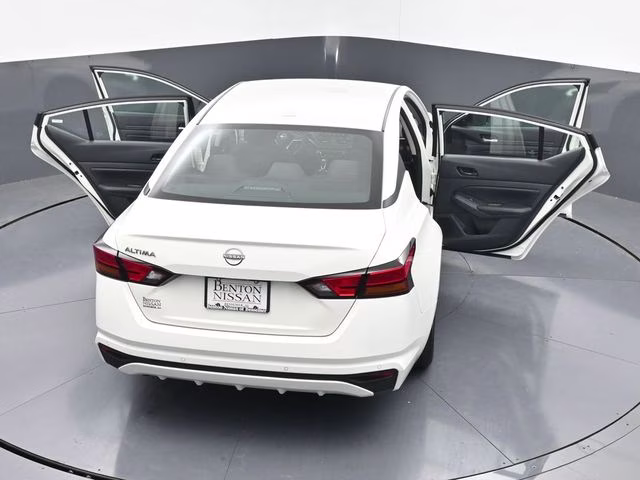 2025 Glacier White Nissan Altima 2.5 SV FWD Sedan