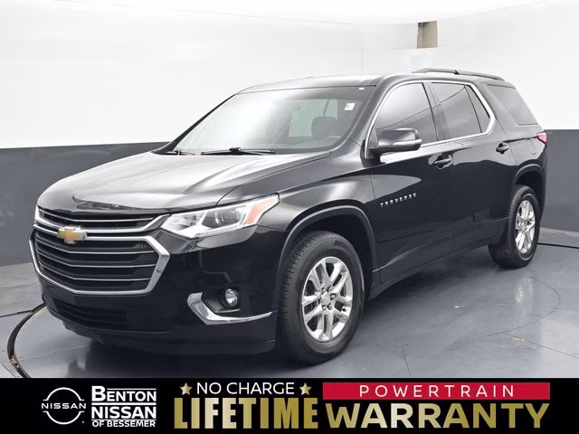 2021 Mosaic Black Metallic Chevrolet Traverse LT FWD SUV