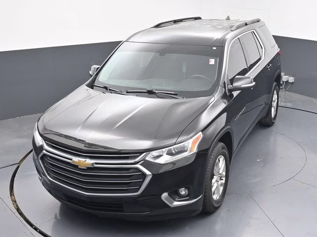 2021 Mosaic Black Metallic Chevrolet Traverse LT FWD SUV