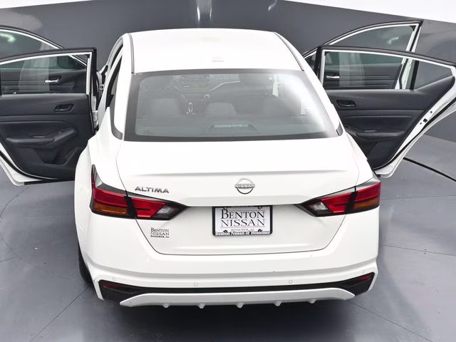 2025 Glacier White Nissan Altima 2.5 SV FWD Sedan