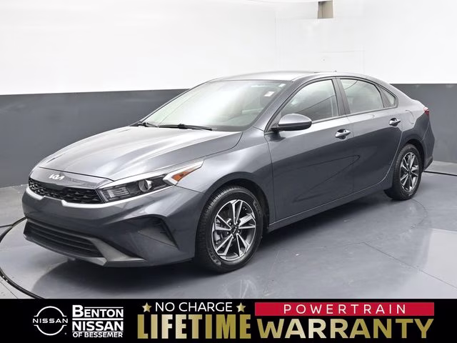 2024 Kia Forte LXS AT's photo