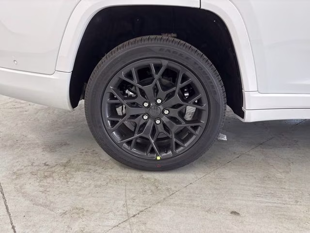 2026 Bright White Clearcoat Jeep Grand Cherokee L Summit 4X4 SUV