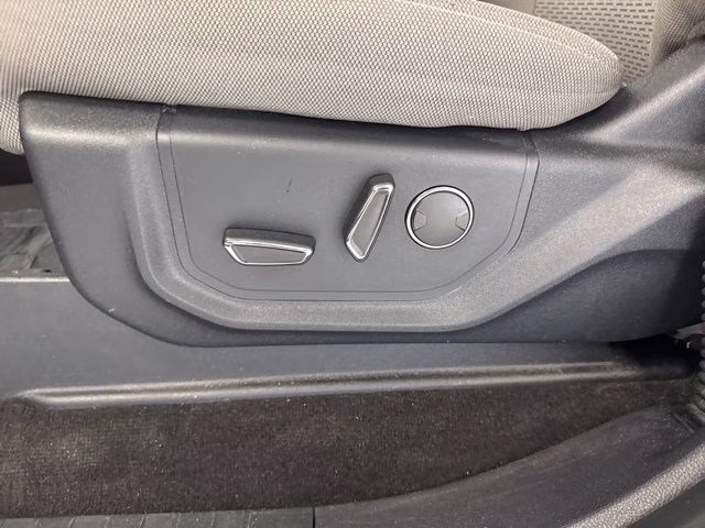 2018 Blue Jeans Metallic Ford F-150 XLT 4X4 Truck