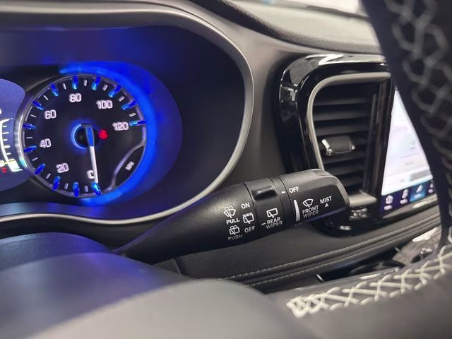 2027 Pxj Chrysler Pacifica Limited AWD Van