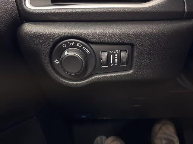 2027 Pxj Chrysler Pacifica Limited AWD Van