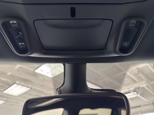 2027 Pxj Chrysler Pacifica Limited AWD Van