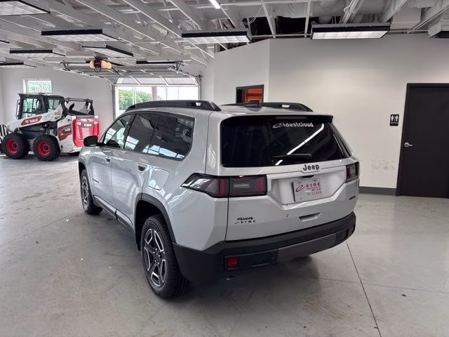 2026 Silver Zynith Clearcoat Jeep Cherokee Limited 4X4 SUV