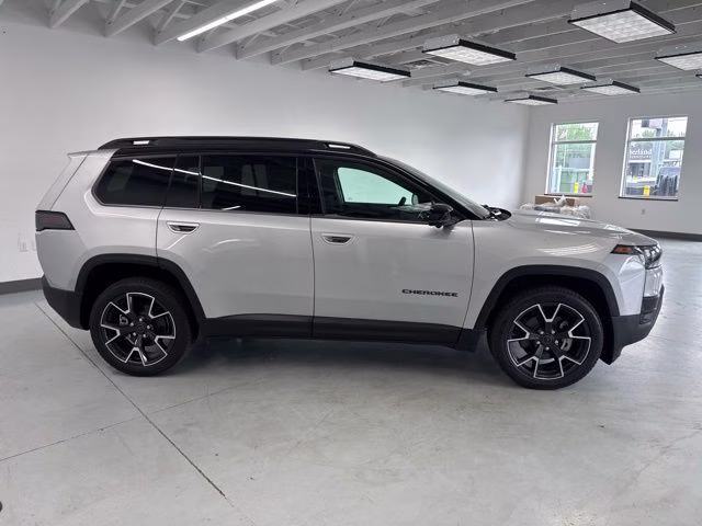 2026 Silver Zynith Clearcoat Jeep Cherokee Overland 4X4 SUV