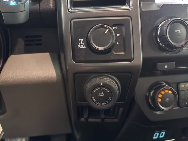 2018 Blue Jeans Metallic Ford F-150 XLT 4X4 Truck
