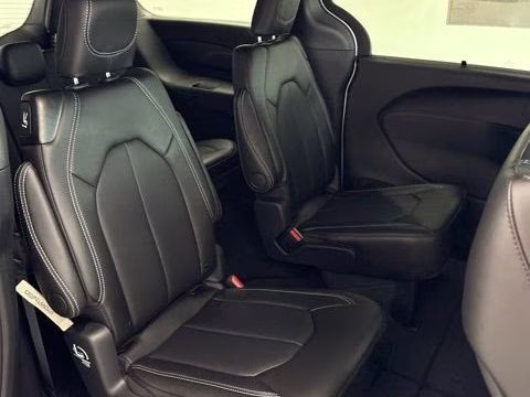 2027 Bright White Clearcoat Chrysler Pacifica Select AWD AWD Van