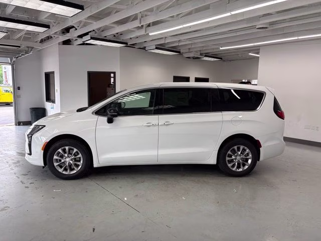 2027 Bright White Clearcoat Chrysler Pacifica Select AWD AWD Van