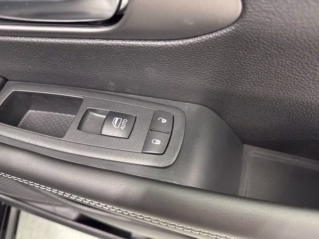 2027 Pxj Chrysler Pacifica Limited AWD Van