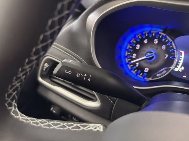 2027 Pxj Chrysler Pacifica Limited AWD Van