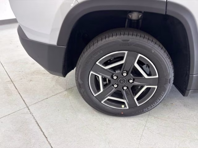 2026 Silver Zynith Clearcoat Jeep Cherokee Limited 4X4 SUV