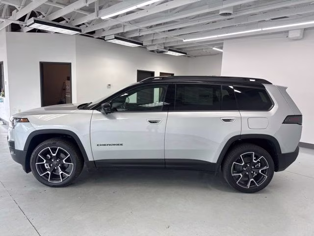 2026 Silver Zynith Clearcoat Jeep Cherokee Overland 4X4 SUV
