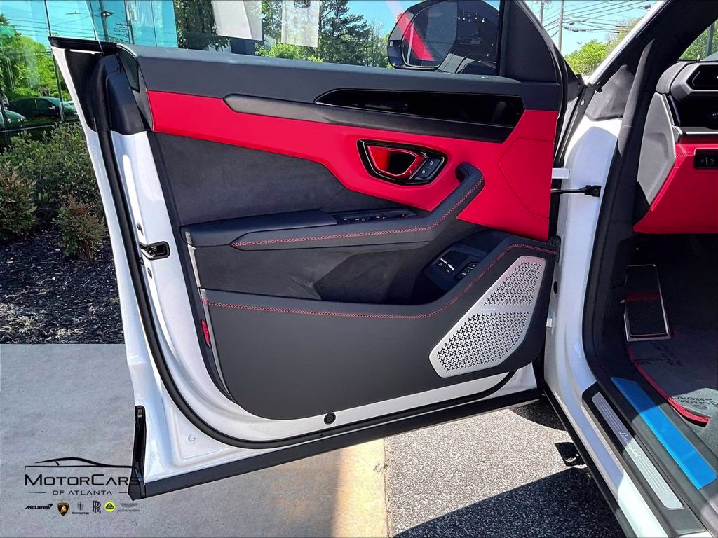 2025 Bianco Monocerus Metallic Lamborghini Urus SE AWD SUV