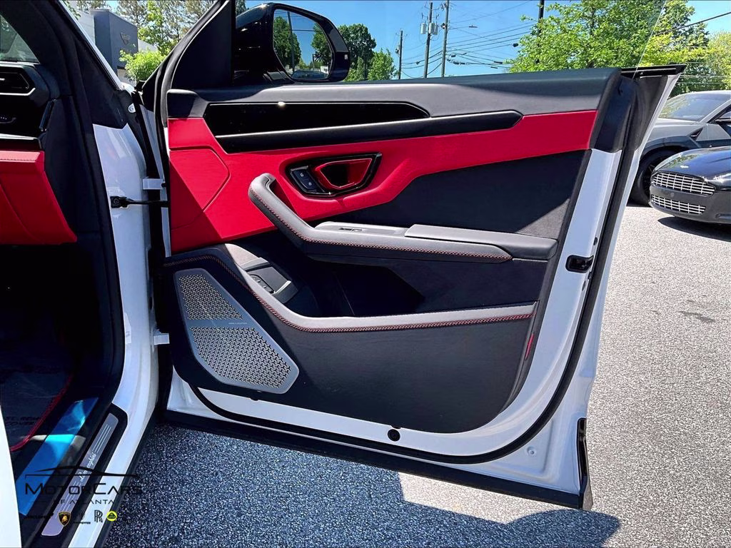 2025 Bianco Monocerus Metallic Lamborghini Urus SE AWD SUV