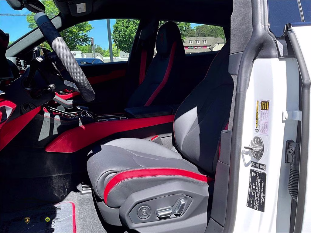 2025 Bianco Monocerus Metallic Lamborghini Urus SE AWD SUV