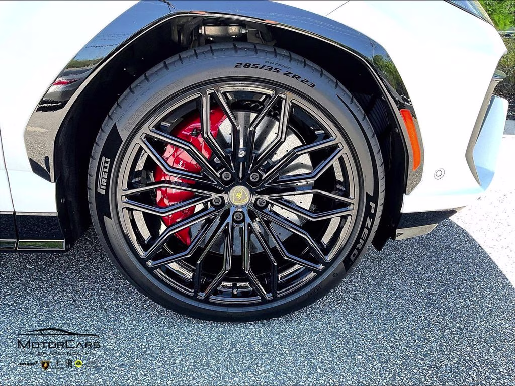 2025 Bianco Monocerus Metallic Lamborghini Urus SE AWD SUV