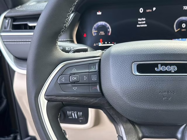 2025 Diamond Black Crystal Pearlcoat Jeep Grand Cherokee L Limited RWD SUV