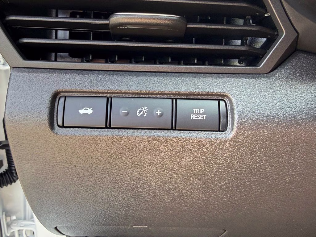 2026 Glacier White Nissan Altima 2.5 SV FWD Sedan