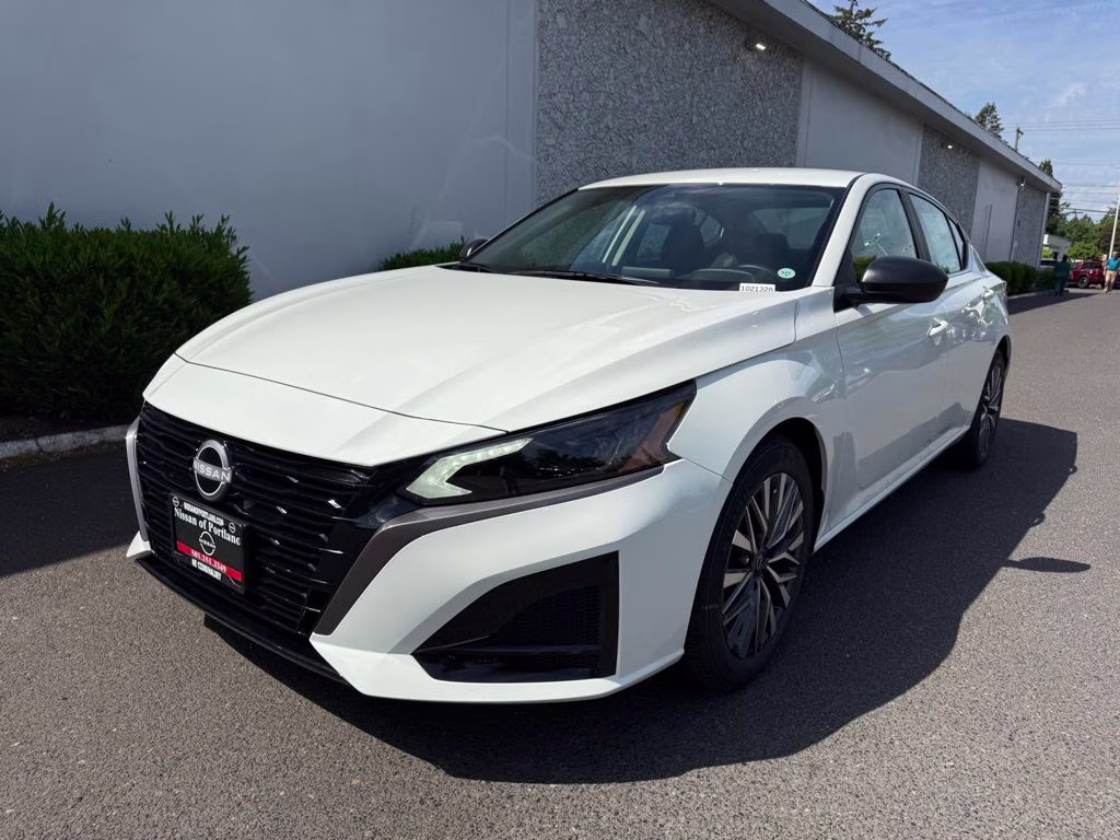 2026 Glacier White Nissan Altima 2.5 SV FWD Sedan