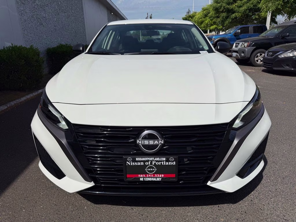 2026 Glacier White Nissan Altima 2.5 SV FWD Sedan
