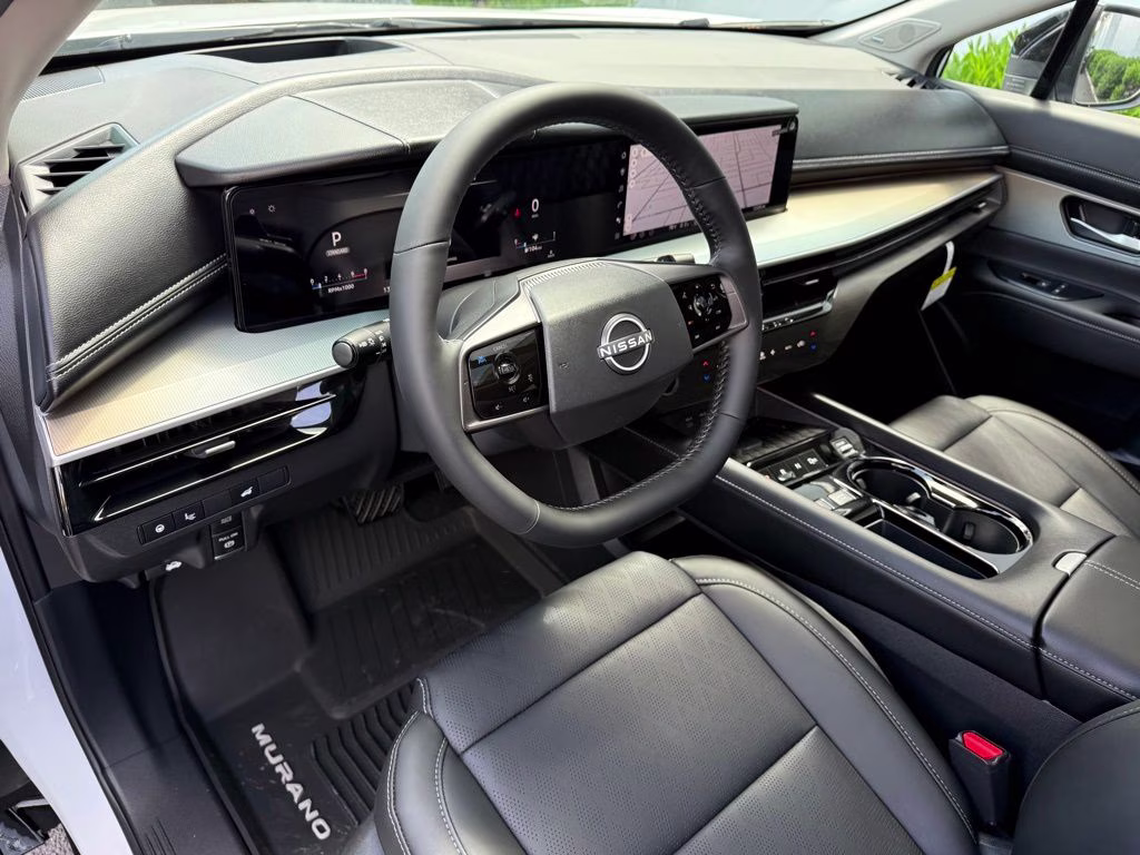 2026 Everest White Pearl/Black Nissan Murano Platinum AWD SUV