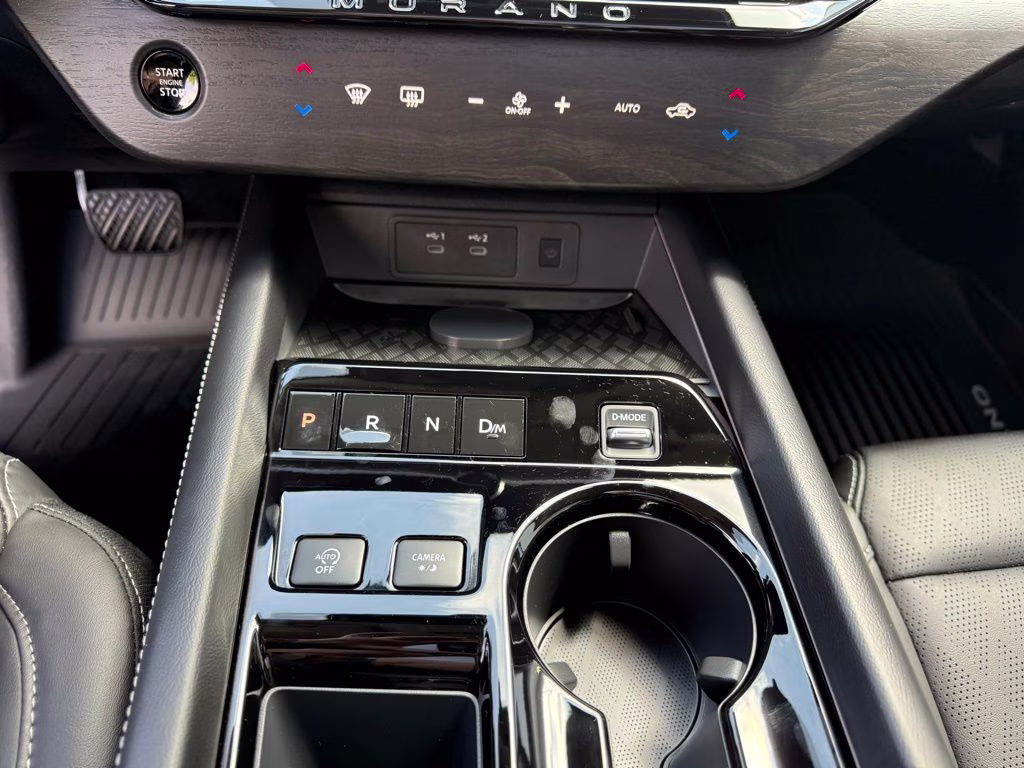 2026 Everest White Pearl/Black Nissan Murano Platinum AWD SUV