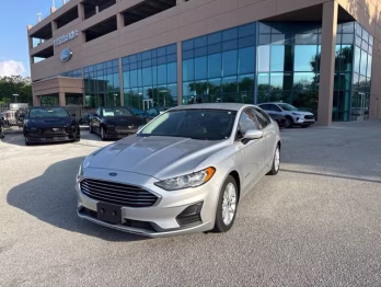 2019 Ingot Silver Metallic Ford Fusion Hybrid SE FWD Sedan