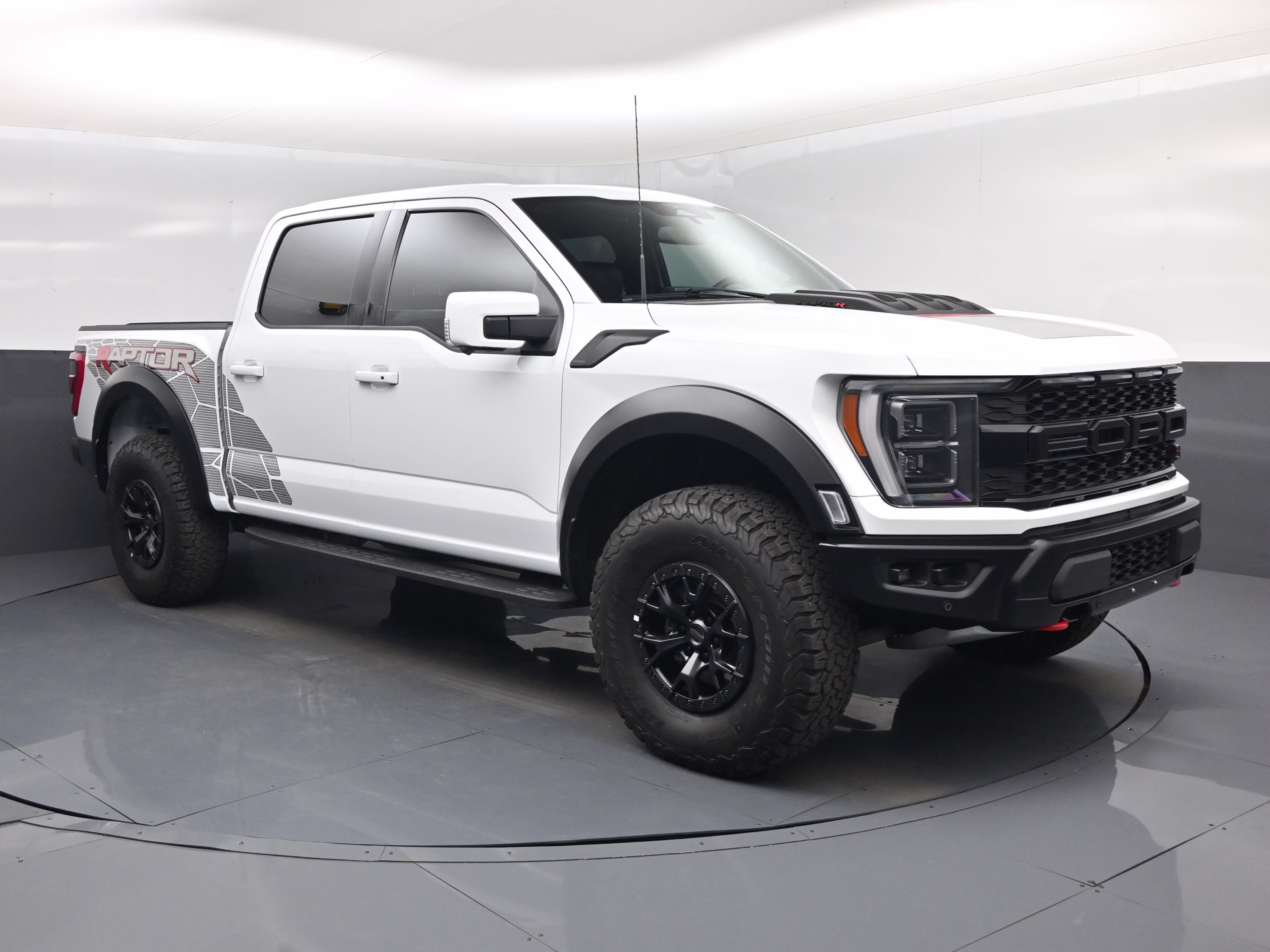 2023 Oxford White Ford F-150 Raptor 4X4 Truck