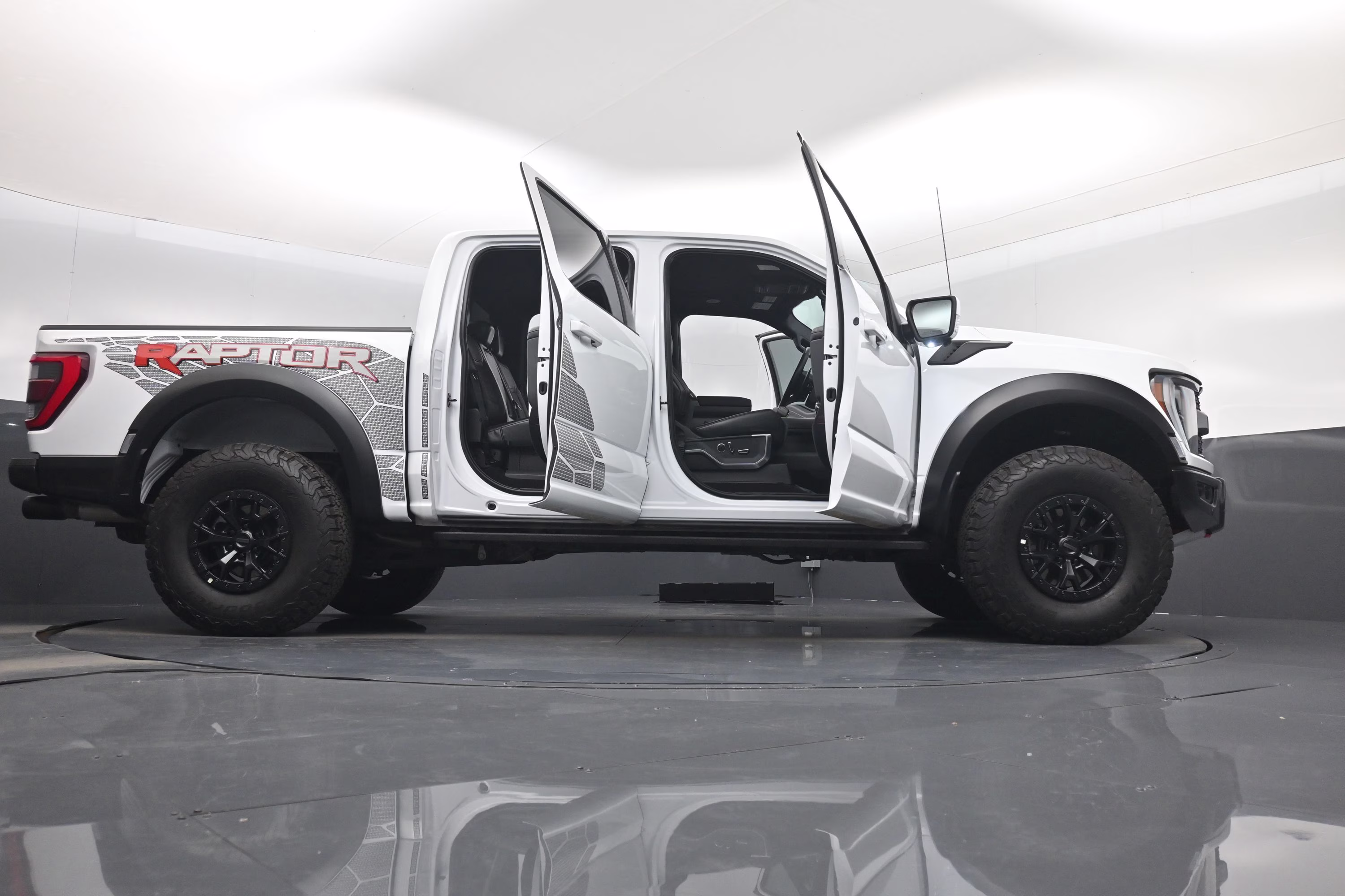 2023 Oxford White Ford F-150 Raptor 4X4 Truck