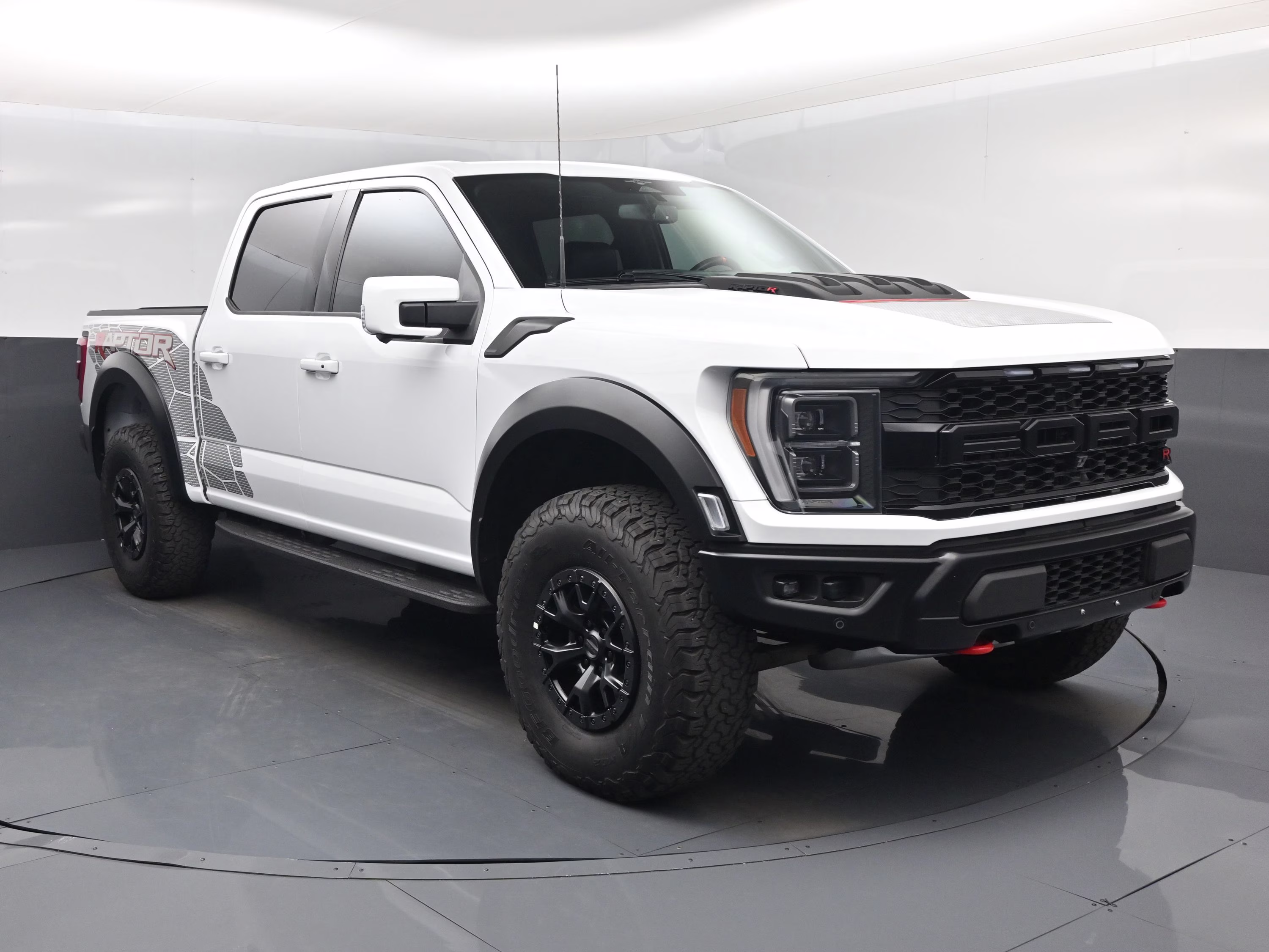 2023 Oxford White Ford F-150 Raptor 4X4 Truck