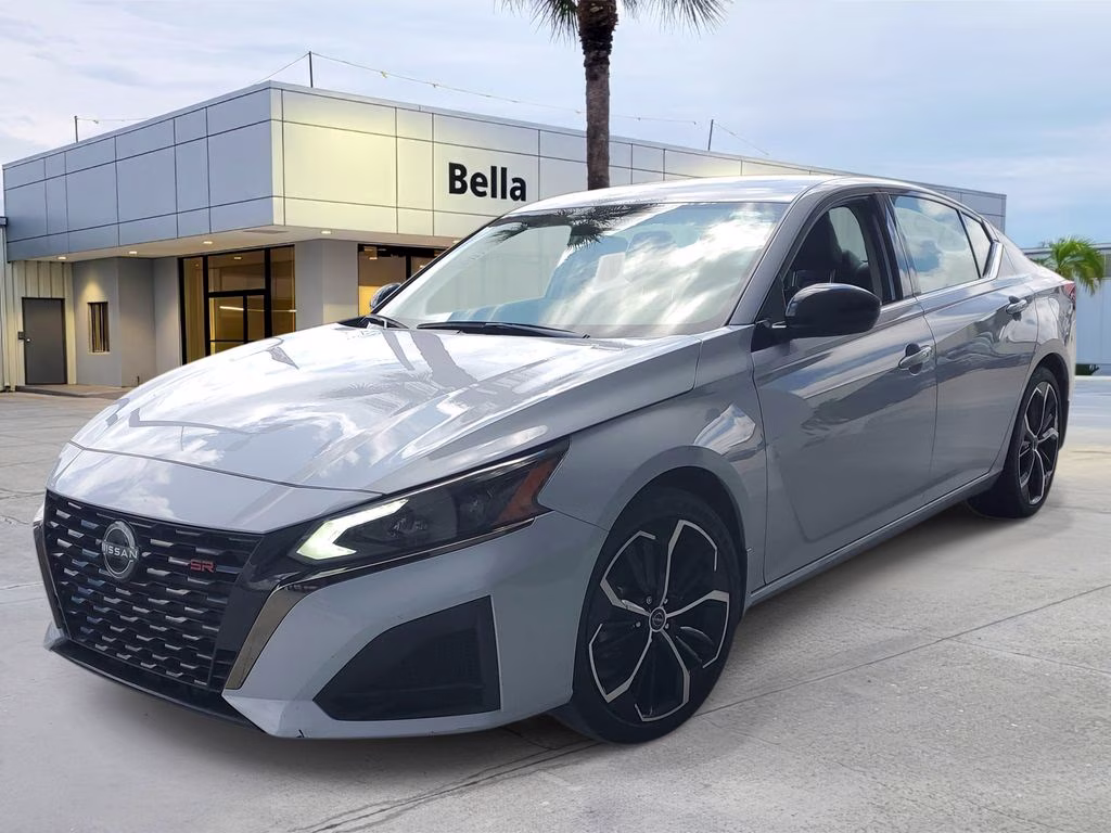 2024 Gray Sky Pearl Nissan Altima 2.5 SR FWD Sedan