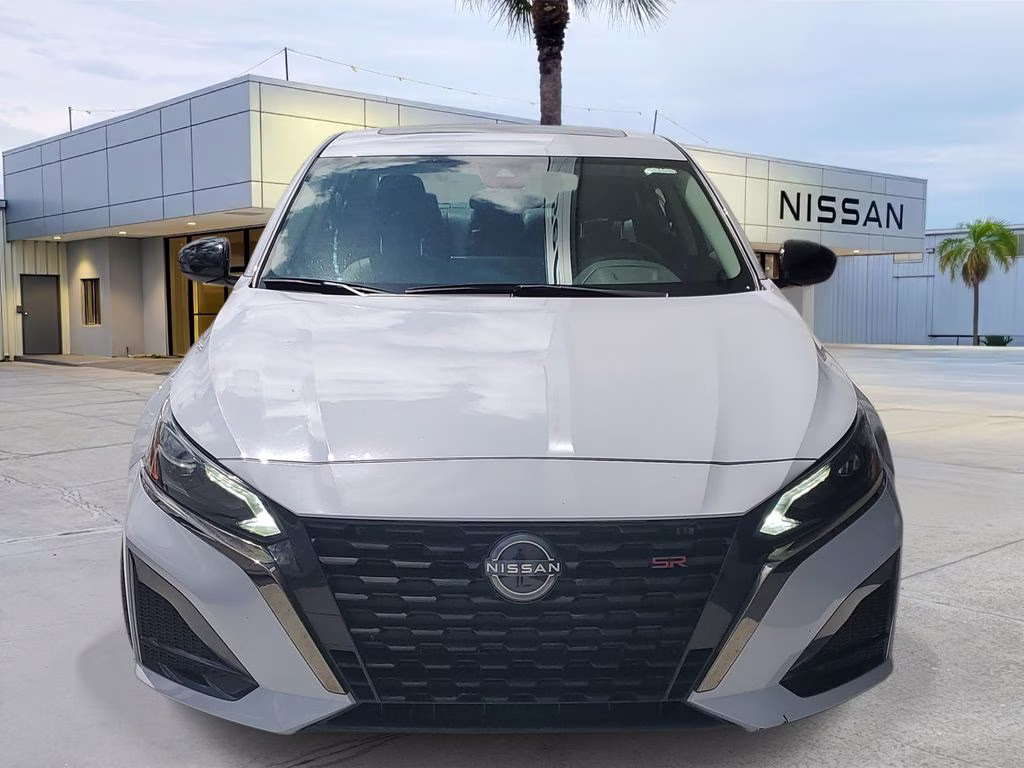 2024 Gray Sky Pearl Nissan Altima 2.5 SR FWD Sedan