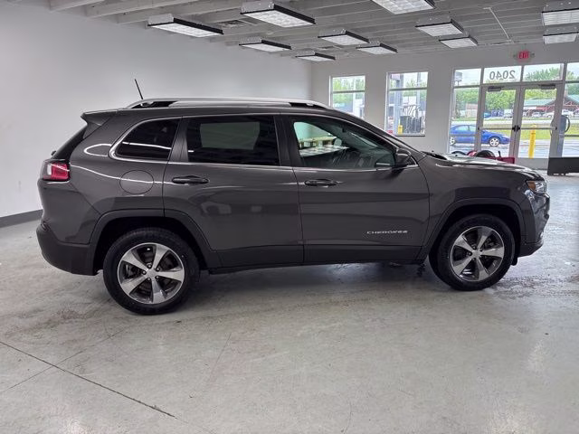 2019 Granite Crystal Metallic Clearcoat Jeep Cherokee Limited 4X4 SUV
