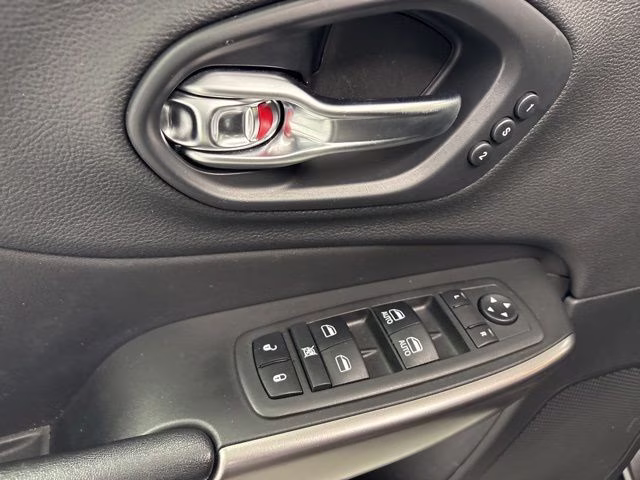2019 Granite Crystal Metallic Clearcoat Jeep Cherokee Limited 4X4 SUV