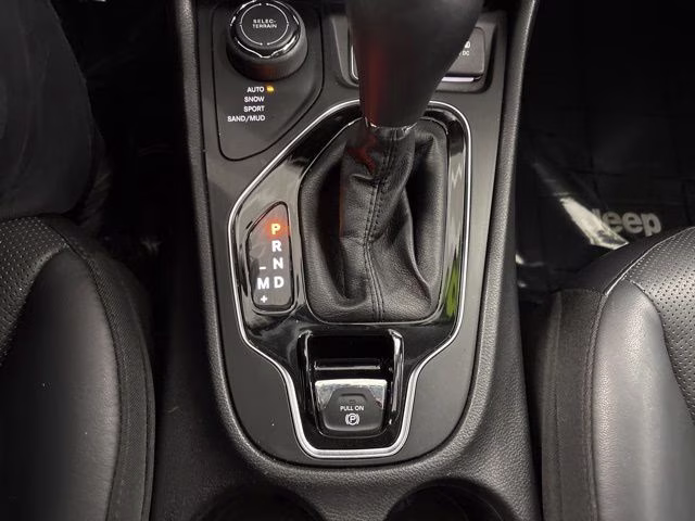 2019 Granite Crystal Metallic Clearcoat Jeep Cherokee Limited 4X4 SUV