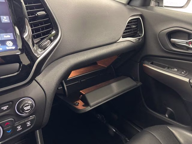 2019 Granite Crystal Metallic Clearcoat Jeep Cherokee Limited 4X4 SUV