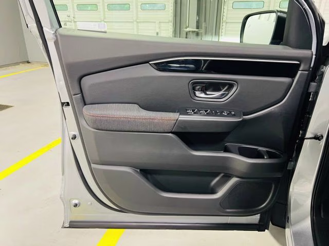 2026 Solar Silver Metallic Honda Pilot Sport FWD SUV
