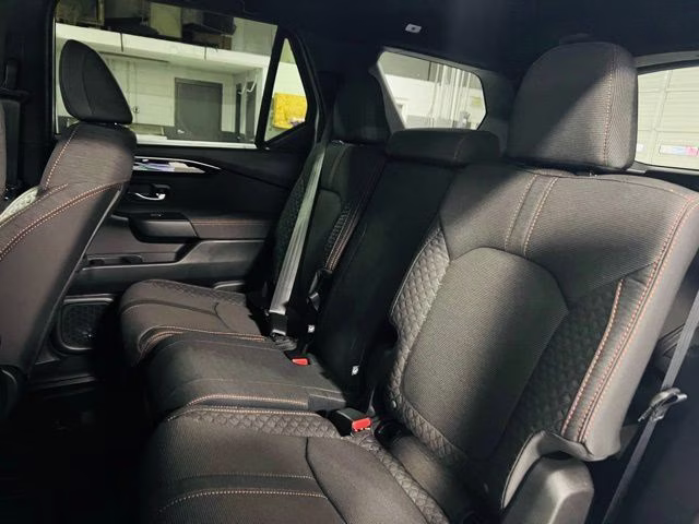 2026 Solar Silver Metallic Honda Pilot Sport FWD SUV