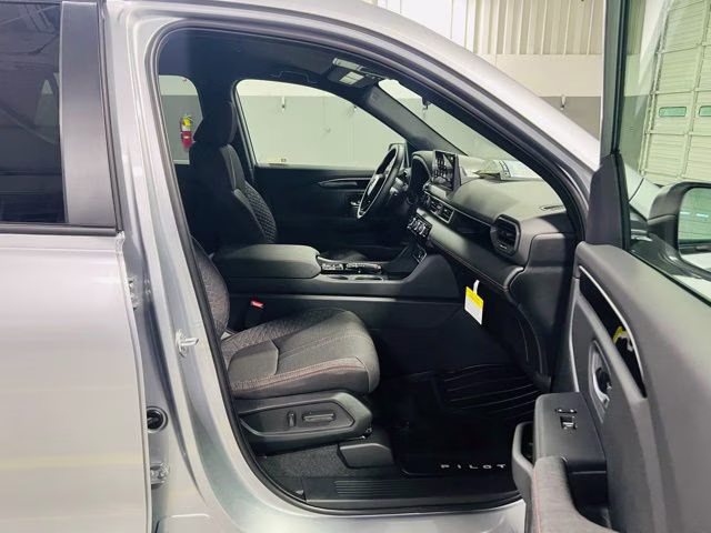 2026 Solar Silver Metallic Honda Pilot Sport FWD SUV